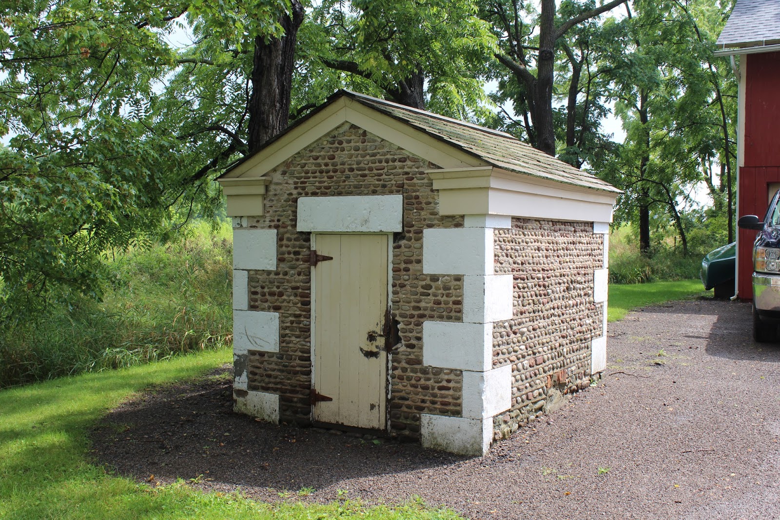 Smokehouse, 8953 Route 5 & 20, West Bloomfield